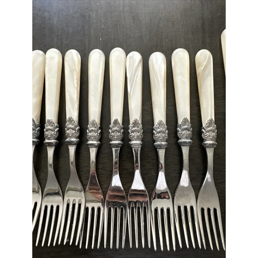 EME 18/10 Italy Napoleon Flatware mother of pearl handle Vintage 31 Piece
